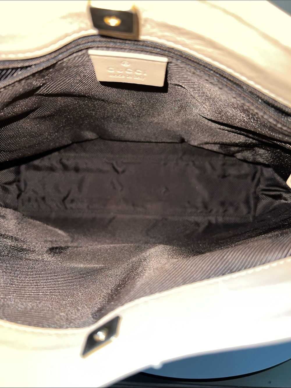 Gucci Tan Monogram Shoulder Bag - Picture 6 of 13